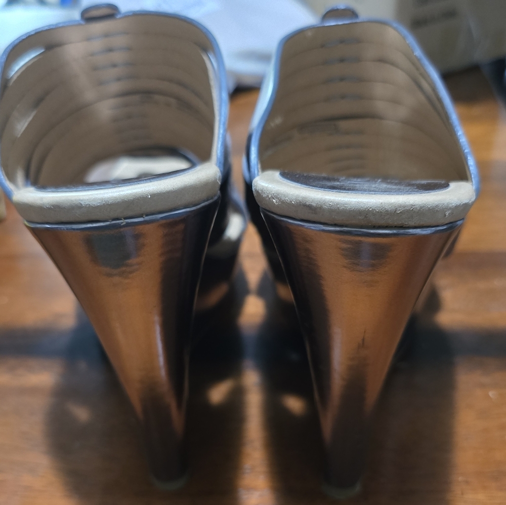 NEW Coach Wedges Bristol Platform Size US 10 Metallic Silver - Picture 6 of 14